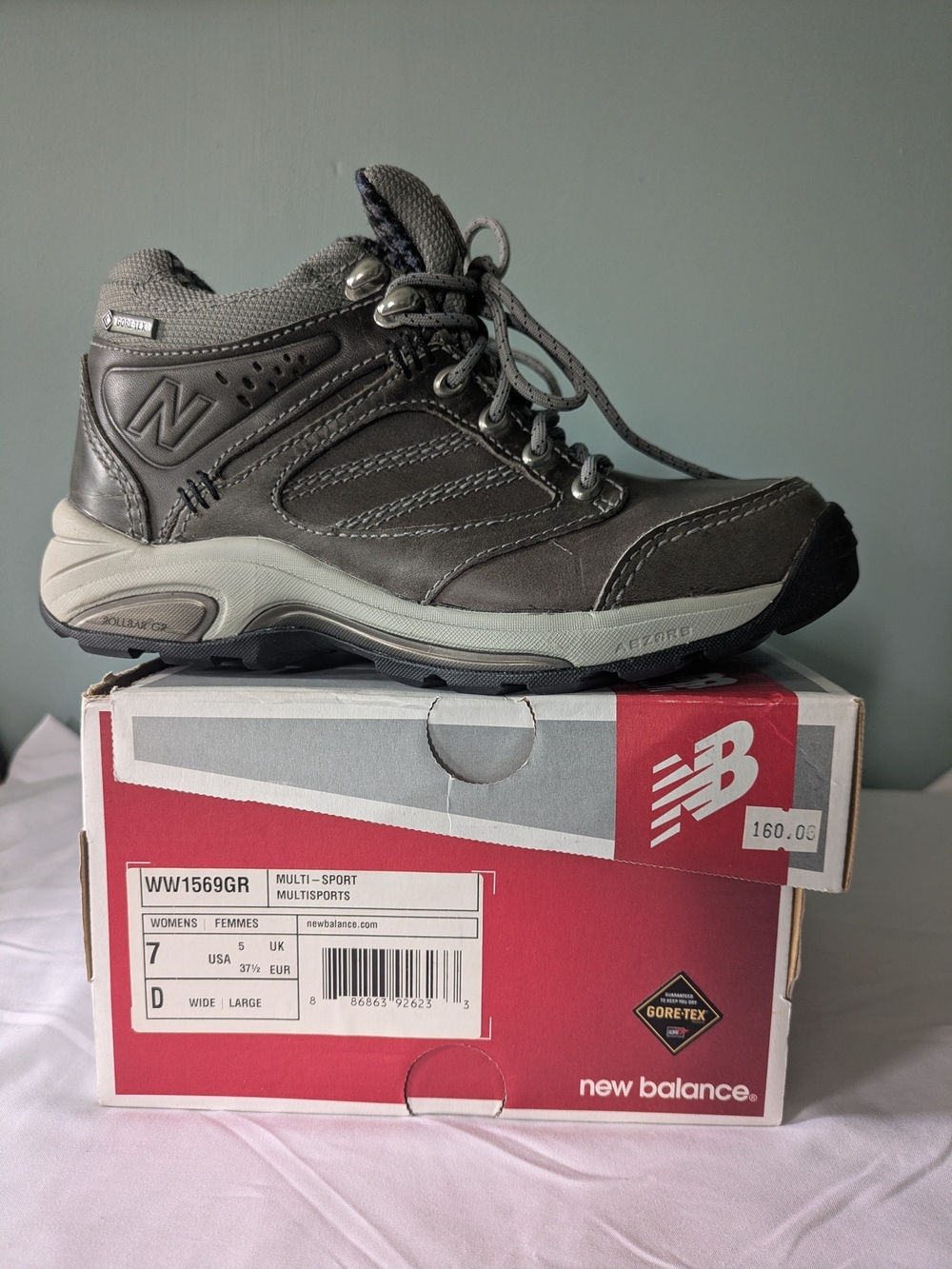 New Balance Women's Grey Hiking Boot - Size 6.5/7